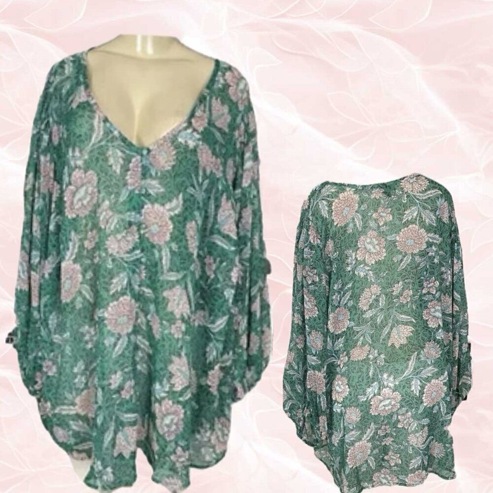 Torrid +5 Semi-Sheer Green Floral Button Down V-Neck 3/4 Blouson Sleeve Blouse
